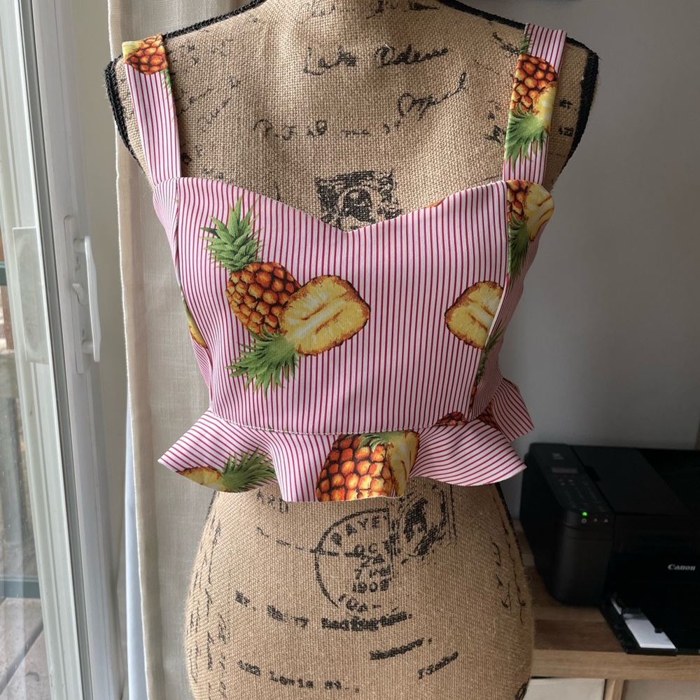 NWOT. Pineapple Crop Top